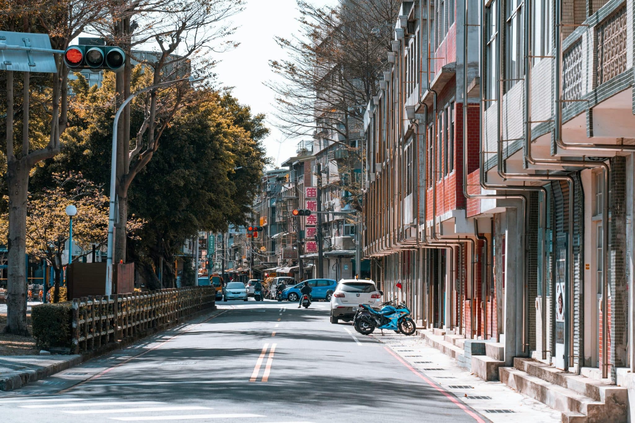 Google’s Waymo: Fully Autonomous Cars in Urban Settings