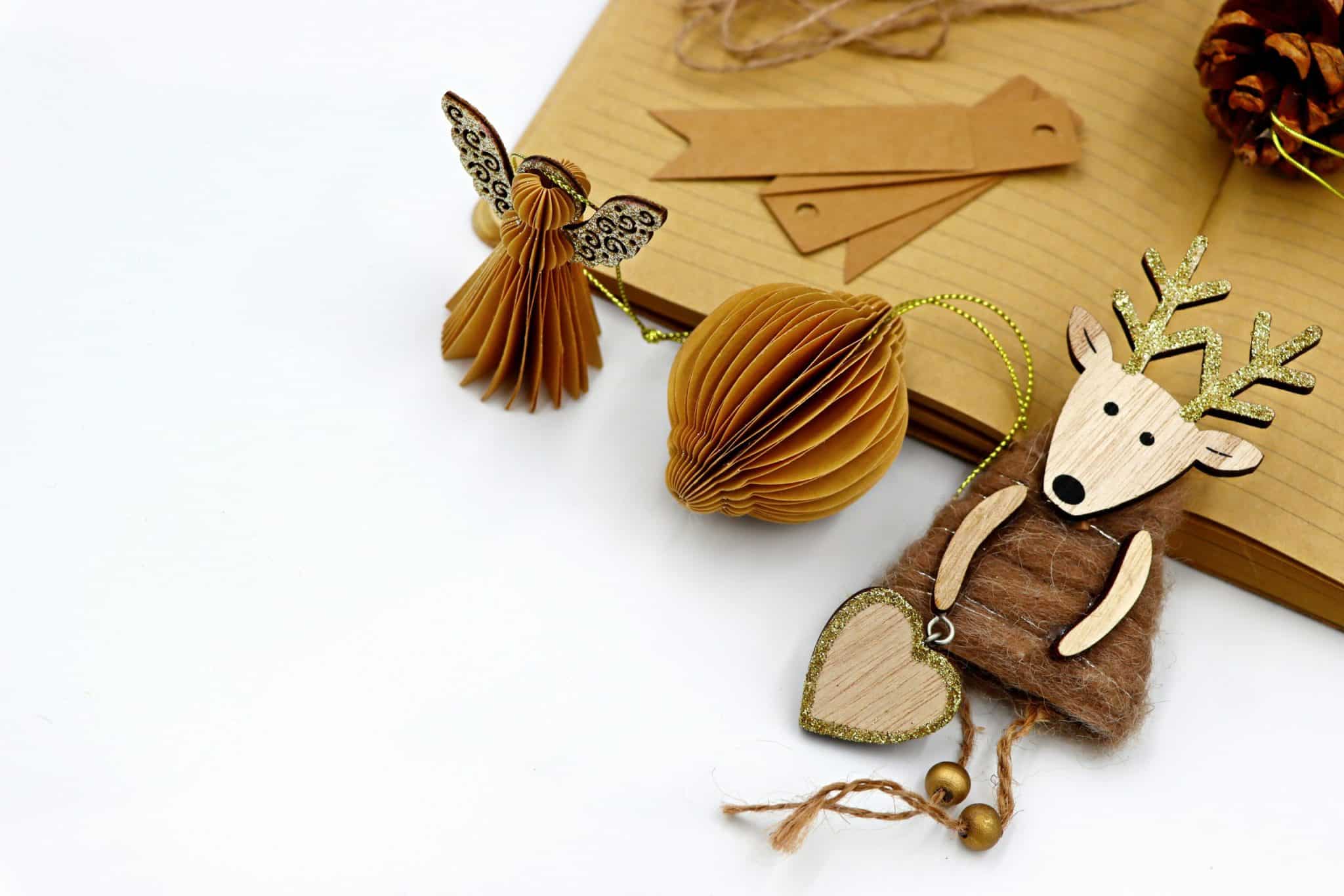 Post-Plastic Cars: Algae-Based Materials and Recycled Tech