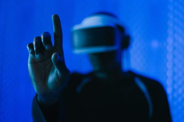 Metaverse Previews: VR Walkthroughs of Destinations Pre-Booking